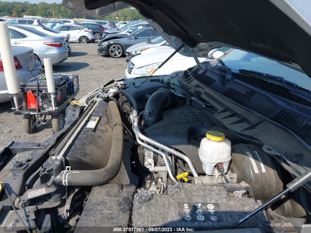 2018 RAM 1500 EXPRESS VIN: 1C6RR6KT0JS279888