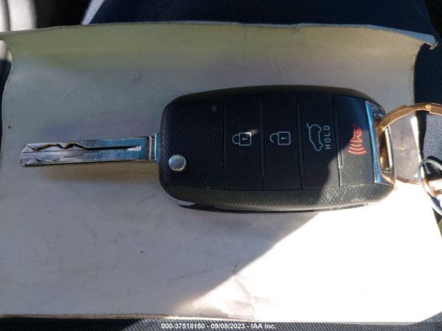 KNDJN2A21F7181076 KIA Soul Base
