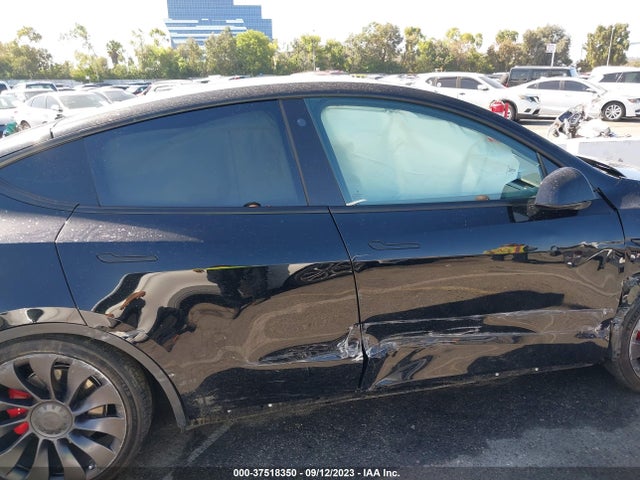 7SAYGDEF5NF327752 Tesla Model Y Performance