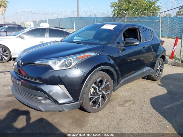 Toyota C-HR XLE 2018 NMTKHMBX0JR041132 Image 2