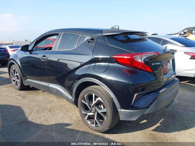 Toyota C-HR XLE 2018 NMTKHMBX0JR041132 Image 3