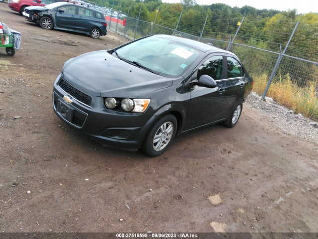 Chevrolet SONIC LT 2015 1G1JC5SH8F4127391 Image 2