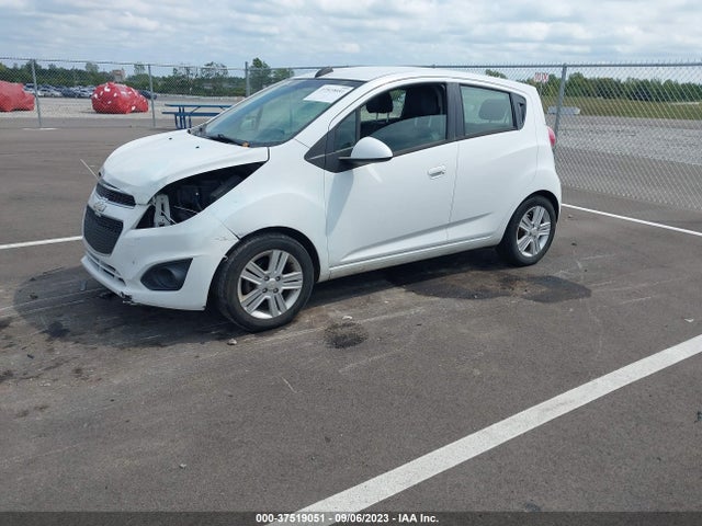 Chevrolet Spark Lt 2015 KL8CD6S94FC731661 Image 2