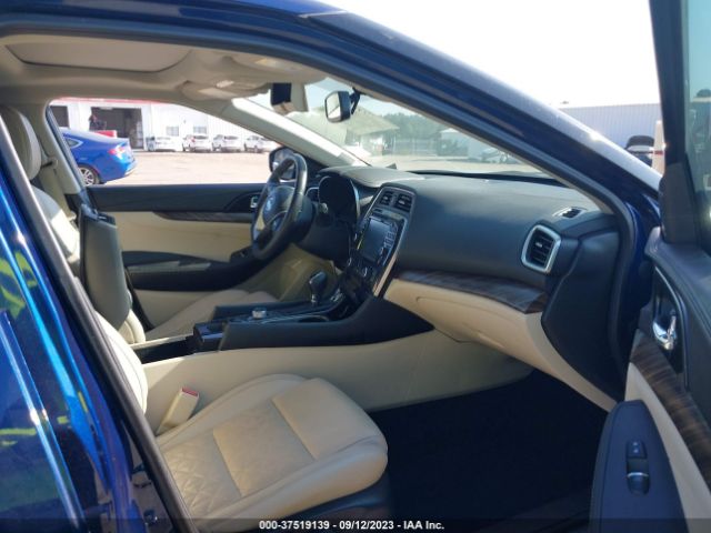 1N4AA6AP1JC371982 Nissan Maxima Platinum