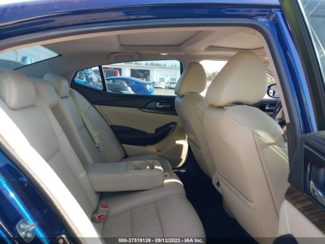 1N4AA6AP1JC371982 Nissan Maxima Platinum
