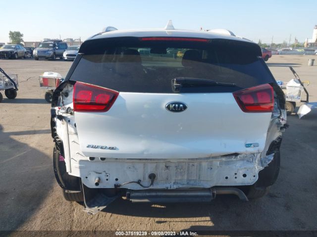 KNDCB3LC4M5480647 KIA NIRO LX