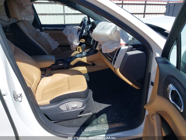 2017 PORSCHE CAYENNE WP1AA2A20HKA92058 Photo 4