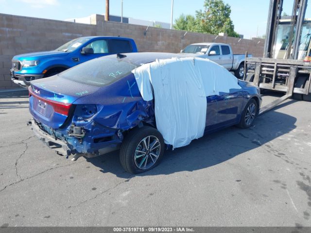 3KPF24AD4PE585437 KIA Forte Lxs