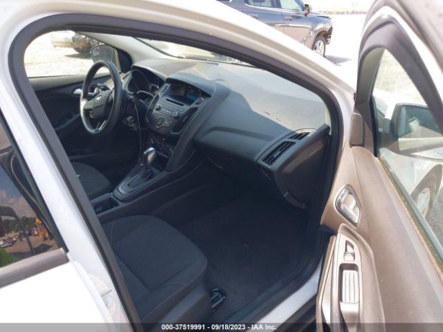 1FADP3K29GL213623 Ford FOCUS SE