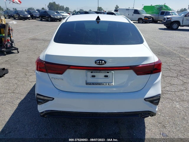 2019 KIA FORTE LXS VIN: 3KPF24AD4KE109326