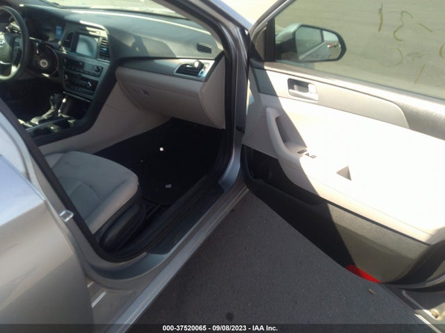 2016 HYUNDAI SONATA 2.4L SE VIN: 5NPE24AF2GH324719