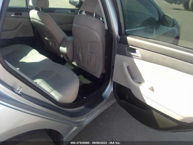 2016 HYUNDAI SONATA 2.4L SE VIN: 5NPE24AF2GH324719