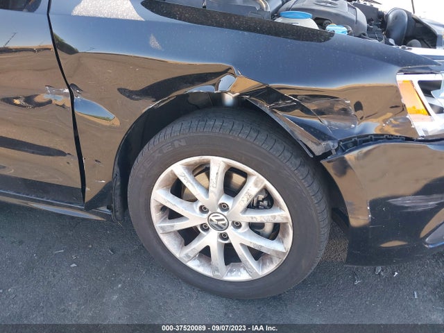 3VWD17AJ8EM332655 Volkswagen Jetta Sedan Se W/connectivity