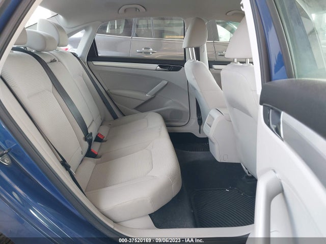 1VWAT7A39GC060541 Volkswagen Passat 1.8t S