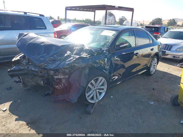 1VWLA7A32KC011849 Volkswagen Passat 2.0t Wolfsburg Edition