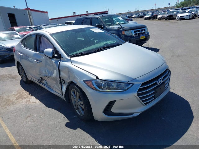 2018 5NPD84LF4JH313879 main image