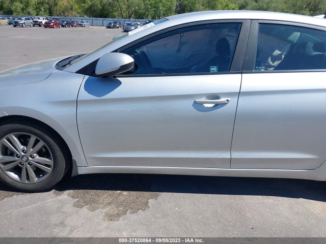 Hyundai ELANTRA SEL 2018 5NPD84LF4JH313879 Image 13