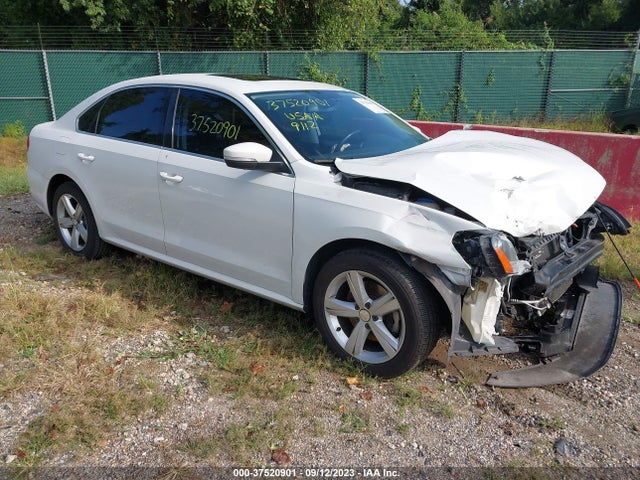 2013 VOLKSWAGEN PASSAT 2.5L SE VIN: 1VWBP7A34DC033347