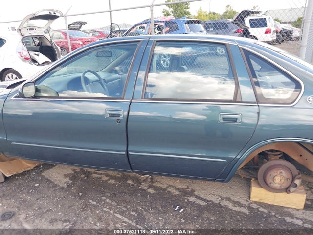 1996 CHEVROLET CAPRICE / IMPALA CLASSIC SS VIN: 1G1BL52P6TR159198