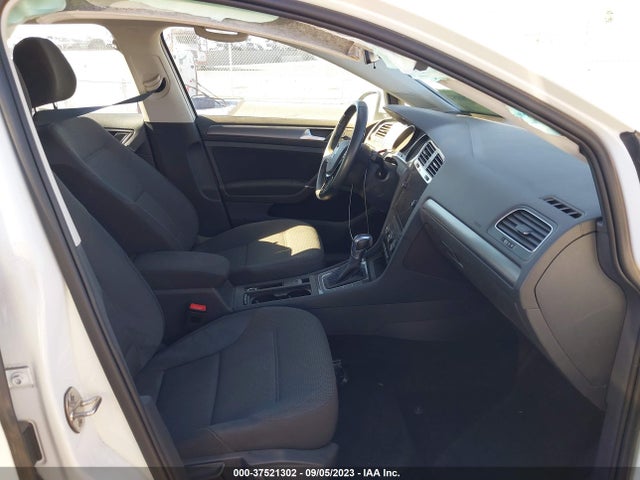 WVWKR7AU2KW910287 Volkswagen E-golf Se