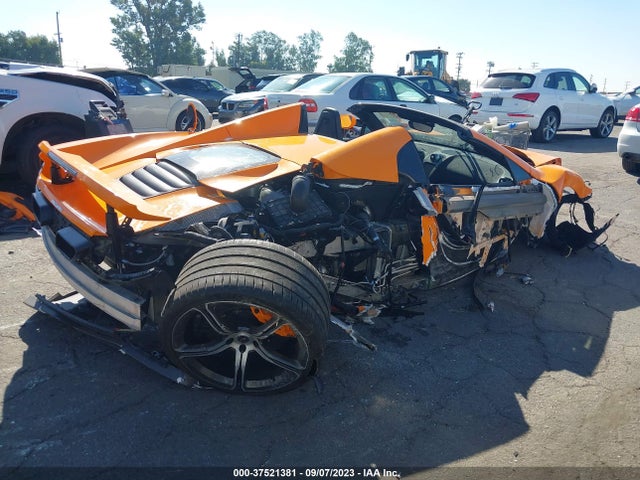 2015 McLaren 650S, VIN: SBM11FAA5FW005428