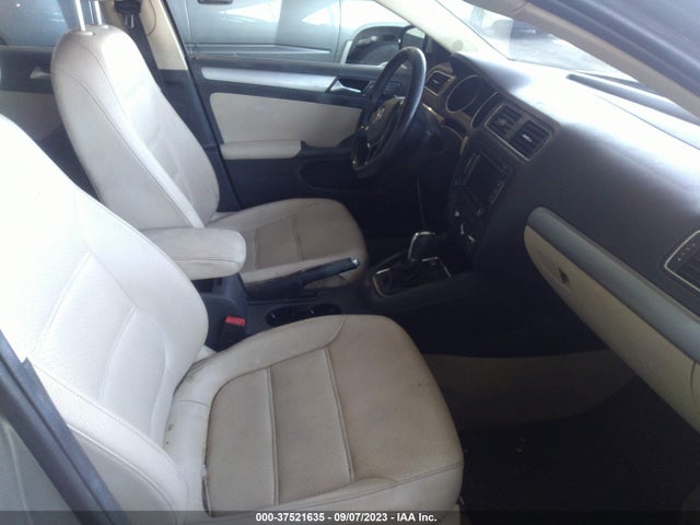 3VWD17AJ5FM415462 Volkswagen Jetta Sedan 1.8t Se W/connectivity