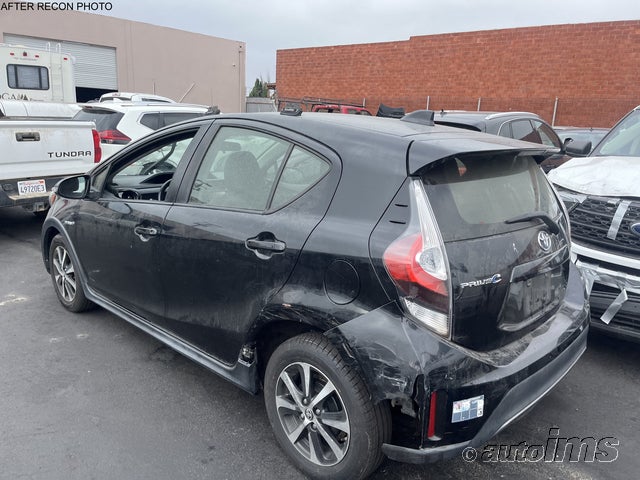 Toyota Prius C One/two/three/four 2018 JTDKDTB32J1606675 Image 2