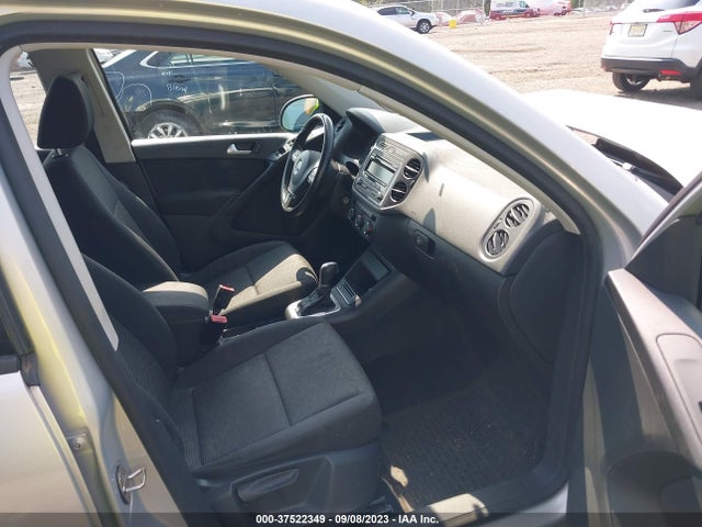 WVGAV3AX5EW623004 Volkswagen TIGUAN S