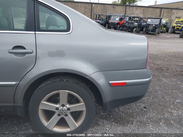 2004 VOLKSWAGEN PASSAT SEDAN GLX VIN: WVWTH63B34P057683