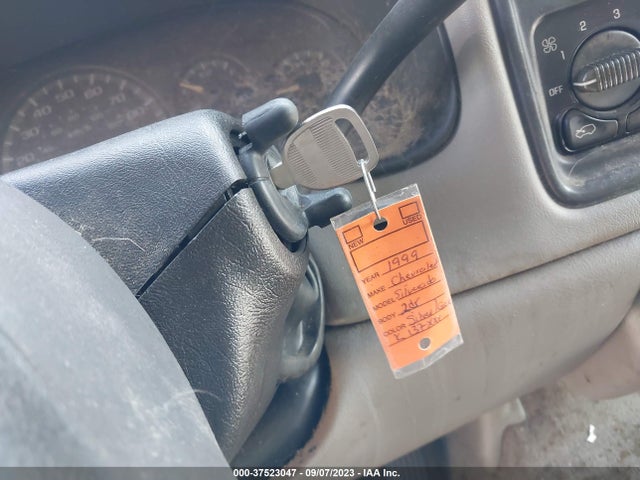 1999 CHEVROLET SILVERADO 1500 LS VIN: 1GCEK19V6XE215769