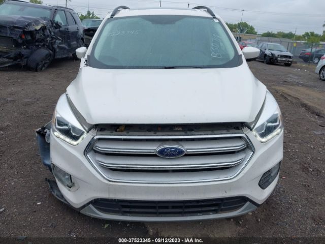 1FMCU9HD0JUB30718 Ford ESCAPE SEL