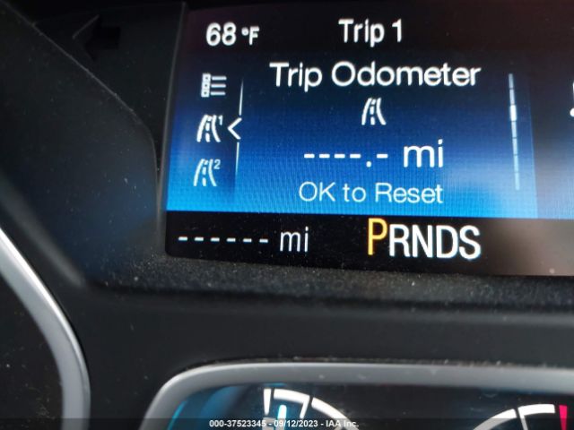 1FMCU9HD0JUB30718 Ford ESCAPE SEL