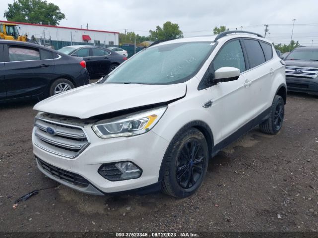 1FMCU9HD0JUB30718 Ford ESCAPE SEL