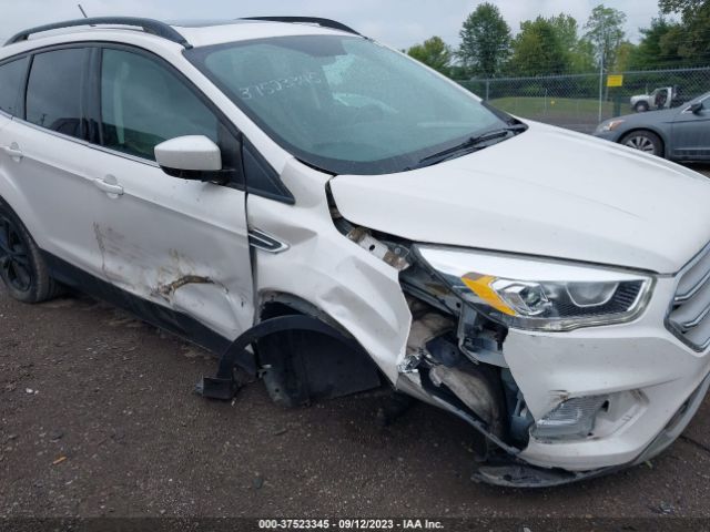 1FMCU9HD0JUB30718 Ford ESCAPE SEL