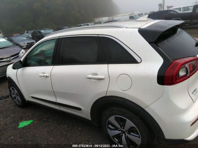 KNDCC3LC5H5047857 KIA NIRO EX