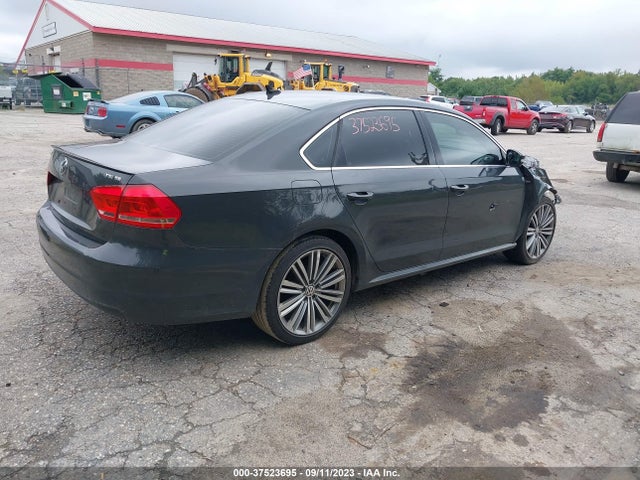 1VWBT7A38FC022995 Volkswagen Passat 1.8t Sport