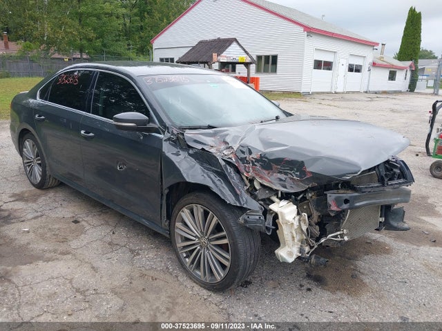 1VWBT7A38FC022995 Volkswagen Passat 1.8t Sport