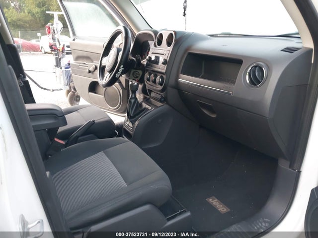 2011 JEEP PATRIOT 1J4NF1GB6BD100675 Photo 4