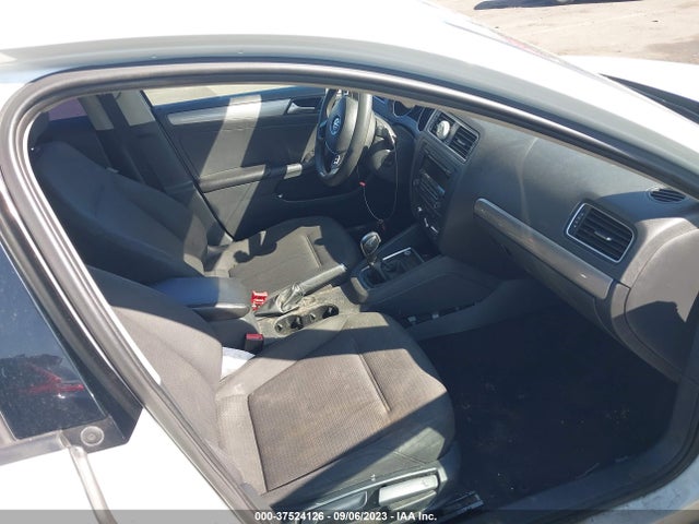 3VWD17AJXFM347983 Volkswagen Jetta Sedan 1.8t Se