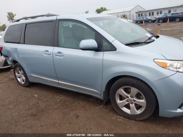 5TDKK3DC8FS690529 Toyota SIENNA LE