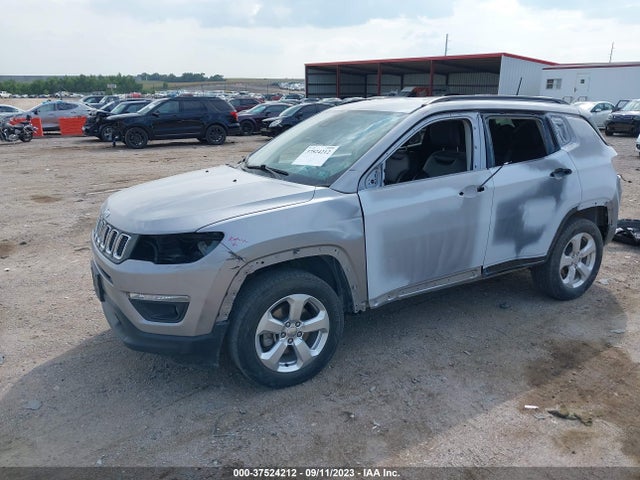 Jeep Compass Latitude 2018 3C4NJDBB6JT333171 Image 2