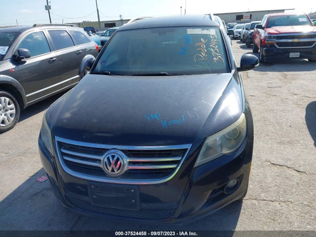 2011 VOLKSWAGEN TIGUAN SEL W/PREMIUM NAVI VIN: WVGAV7AX3BW568667