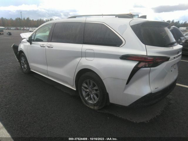 5TDYSKFC6NS051811 Toyota SIENNA XLE