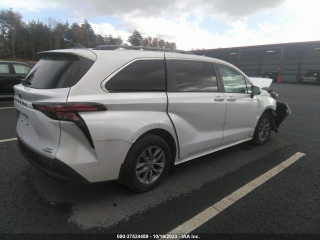 5TDYSKFC6NS051811 Toyota SIENNA XLE