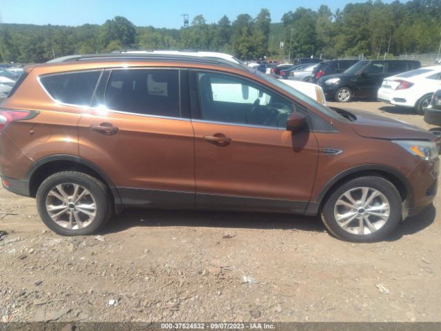 1FMCU0GDXHUB54032 Ford ESCAPE SE