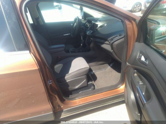 1FMCU0GDXHUB54032 Ford ESCAPE SE