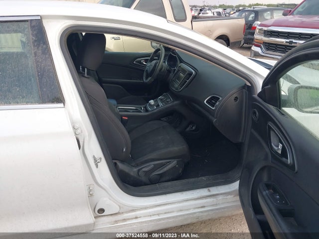 Chrysler 200 Limited 2015 1C3CCCABXFN737521 Image 5