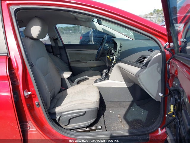2018 HYUNDAI ELANTRA SEL VIN: 5NPD84LF8JH227491