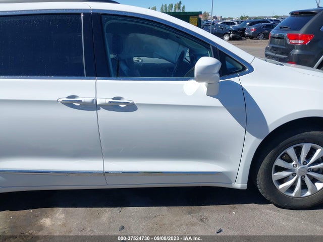 2C4RC1BG3HR540099 Chrysler Pacifica Touring-l