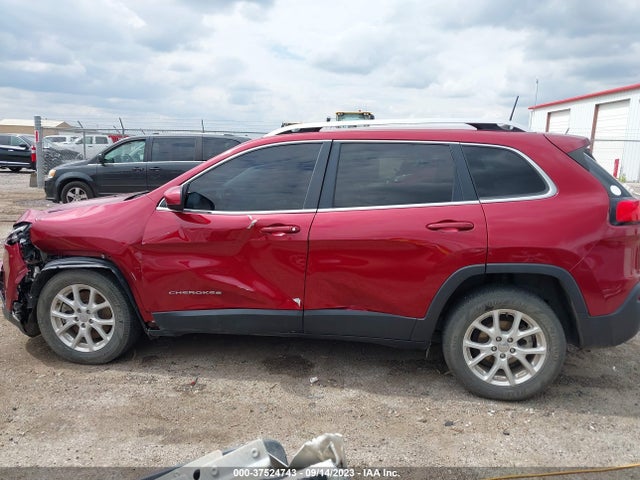 1C4PJLCB2GW377107 Jeep Cherokee Latitude
